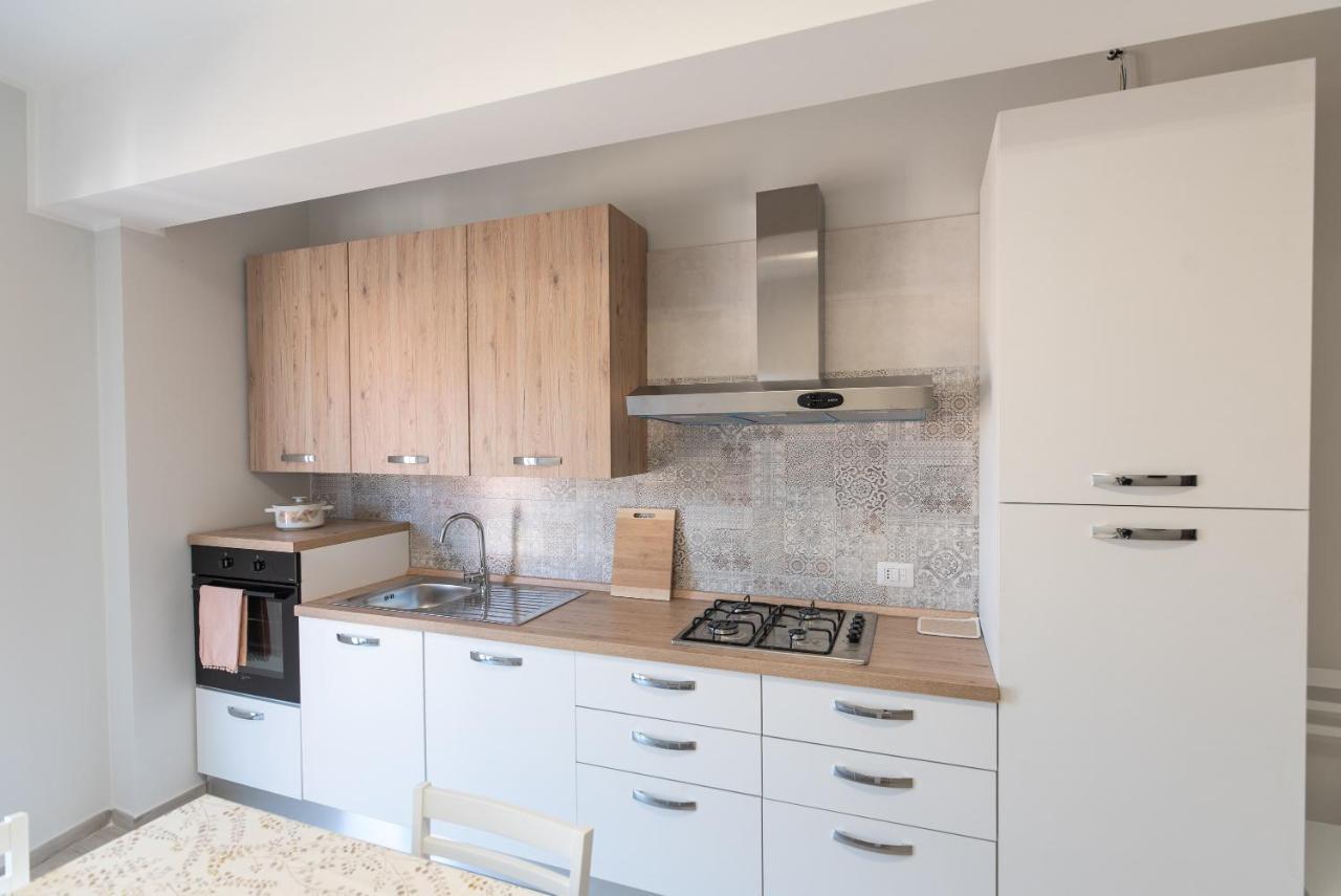 Appartamento Moderno In Centro Citta Sant'Agata di Militello Bagian luar foto